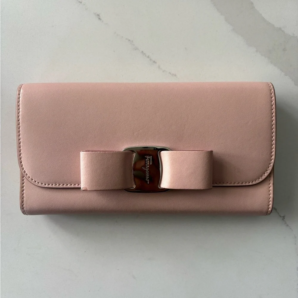 Salvatore Ferragamo Pink Leather Vara Bow Continental Wallet - Picture 1 of 10